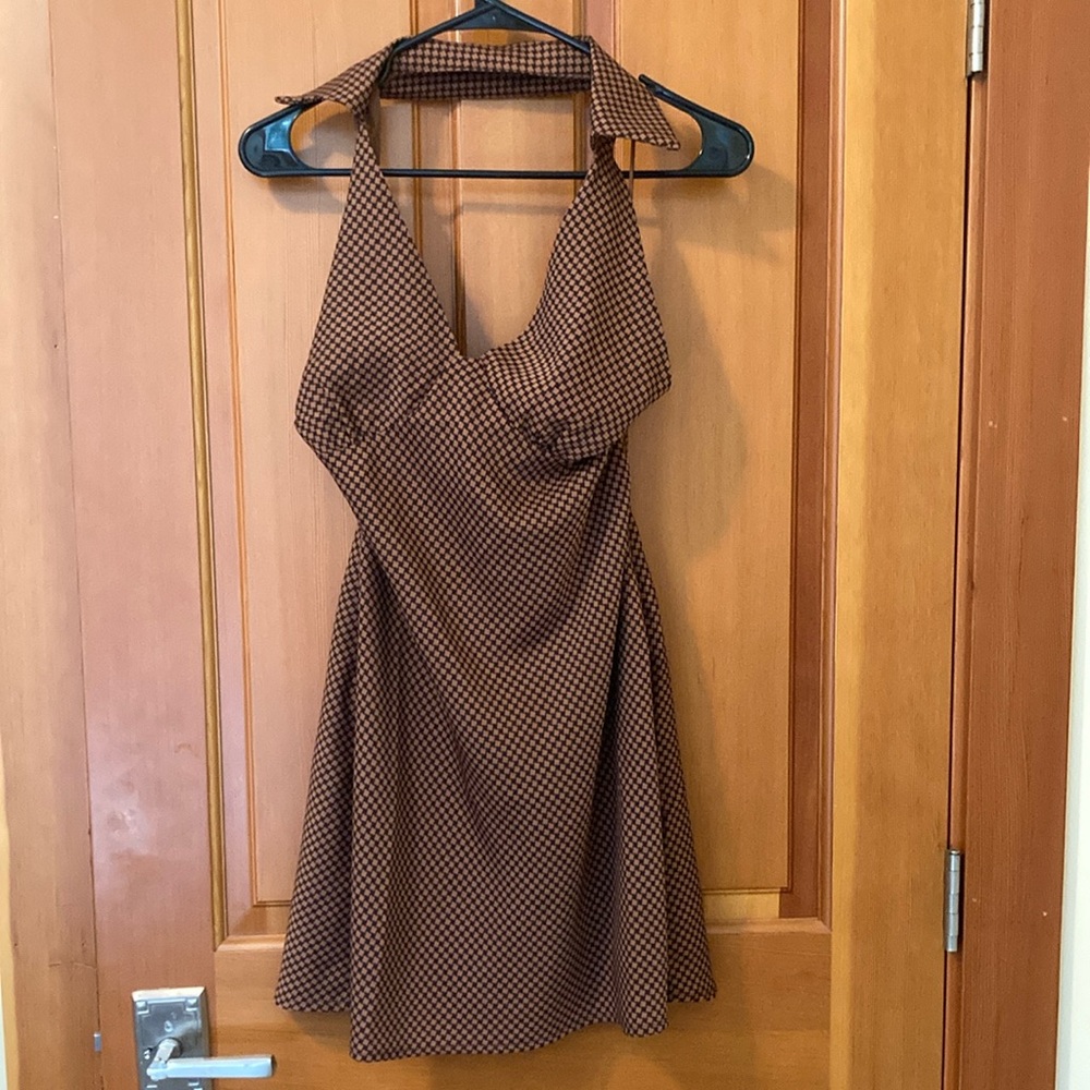 Lelis Chic Brown Backless Dress with collard neckline NWT size small